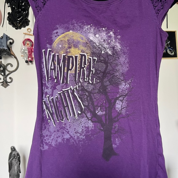 Y2K Spooky Vampire Nights Graphic Tee Vintage - Picture 2 of 5